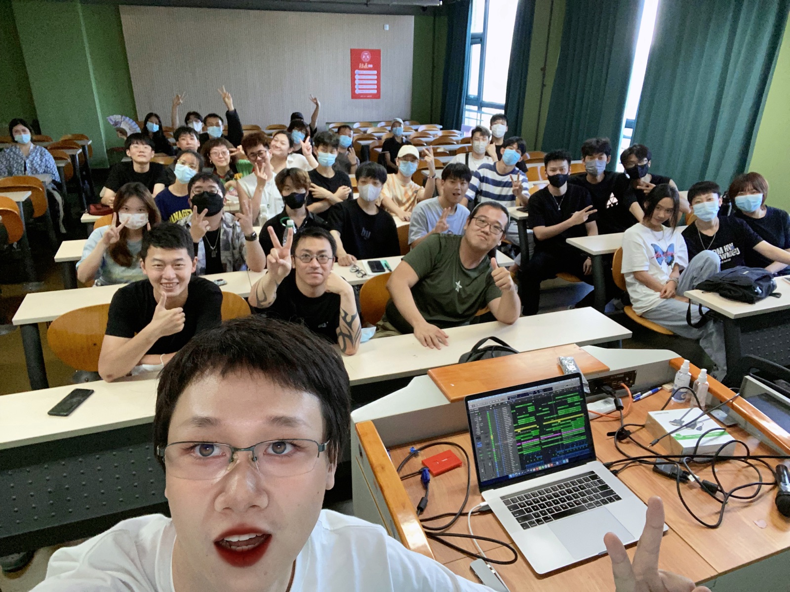 学院课堂里的相聚